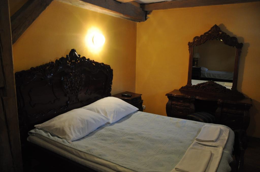 Ostoya Inn & Granary Jasionka Habitación foto