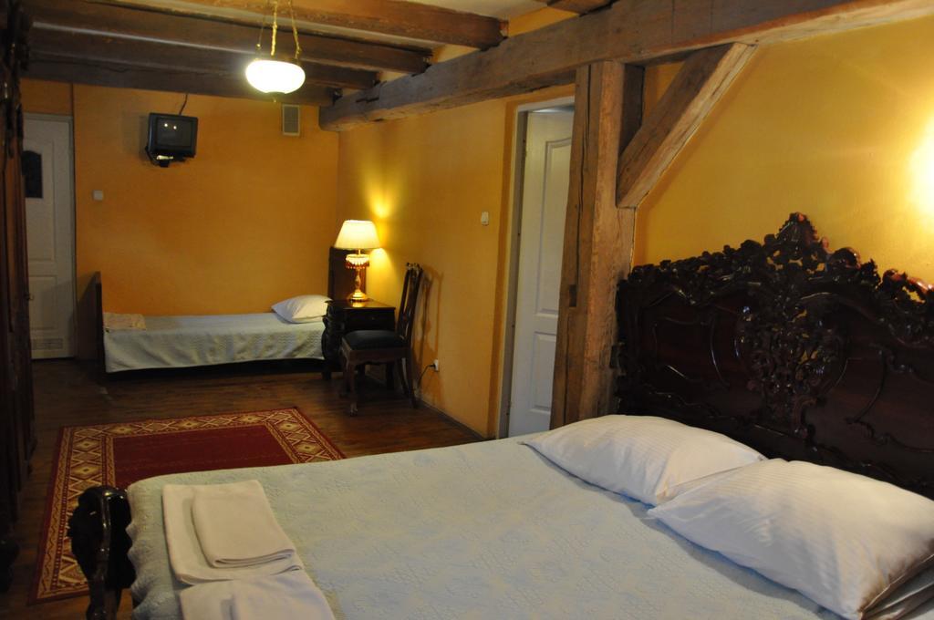 Ostoya Inn & Granary Jasionka Habitación foto